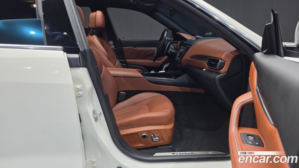 Maserati Levante 2.0 GT AWD, 2022