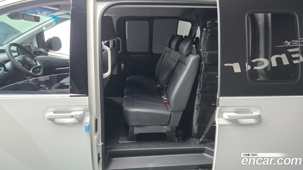 Hyundai Staria Cargo 5-Seater, 2025