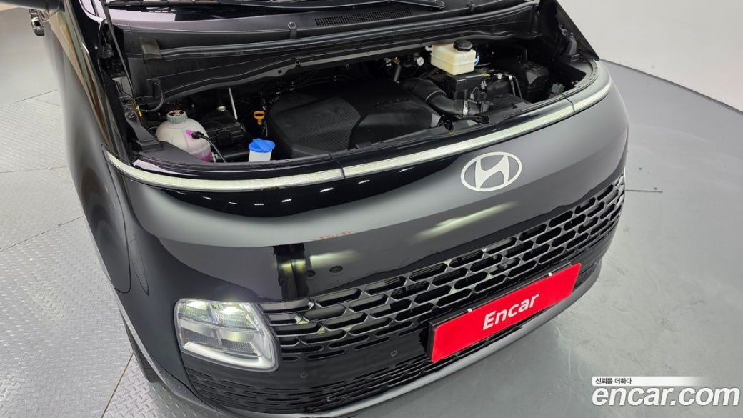 Hyundai Staria Tourer 9-Seater, 2025
