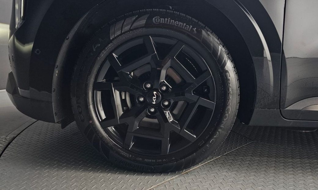 Kia Carnival 9-Seater Gravity, 2025
