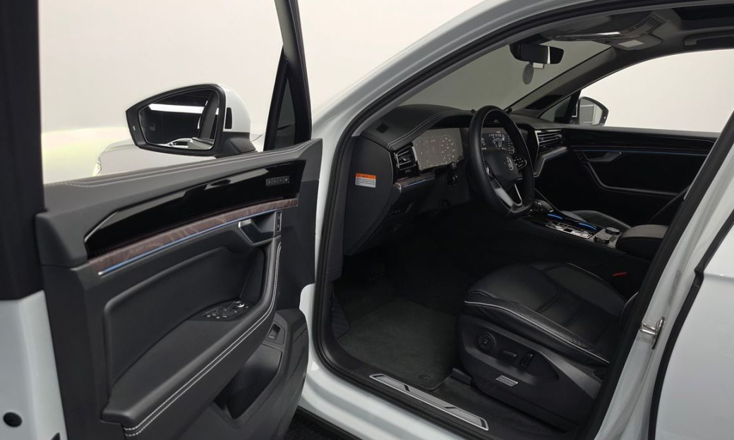 Volkswagen Touareg 3.0 TDI Prestige, 2024
