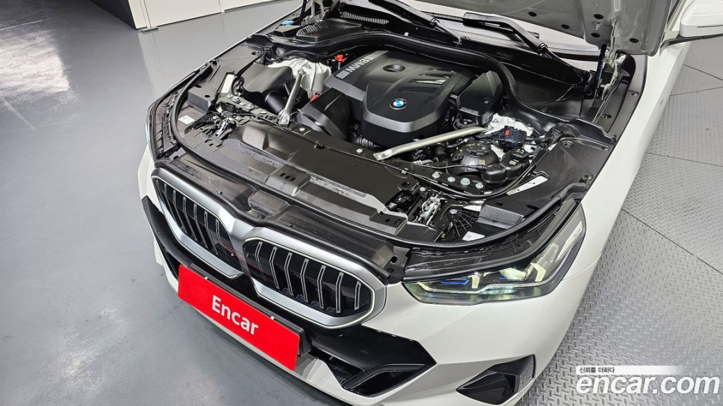 BMW 5-Series 520i M Sport, 2024