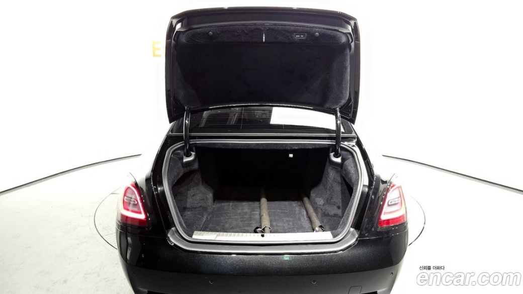 Rolls-Royce Ghost 6.7 V12 Black Badge, 2023