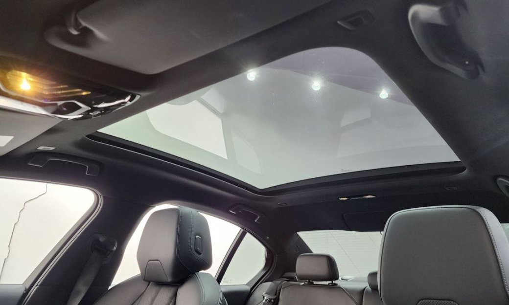 BMW 5-Series 520i M Sport, 2025