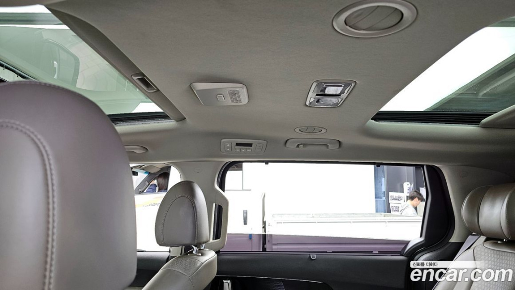 Kia Carnival 7-Seater Signature, 2024
