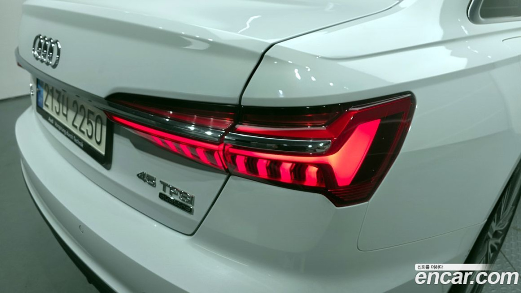 Audi A6 45 TFSI Quattro Premium, 2023
