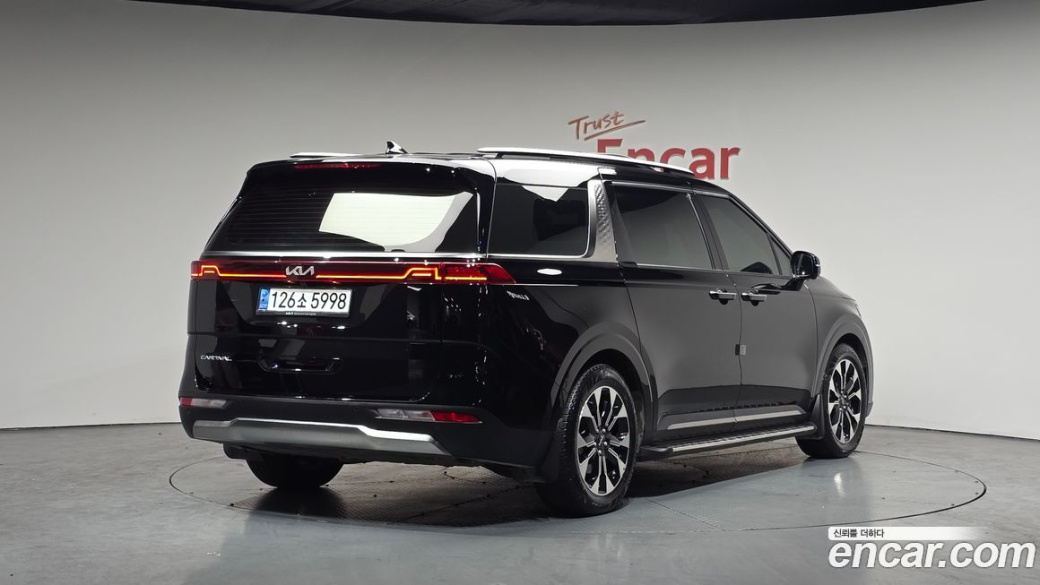 Kia Carnival 9-Seater Signature, 2022
