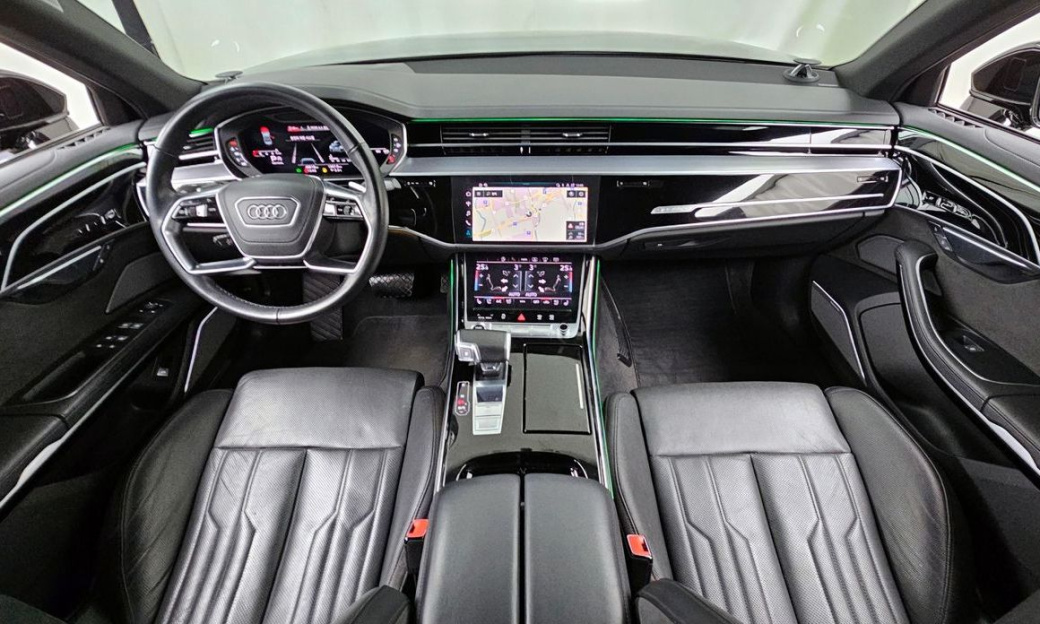 Audi A8 55 TFSI Quattro LWB, 2021