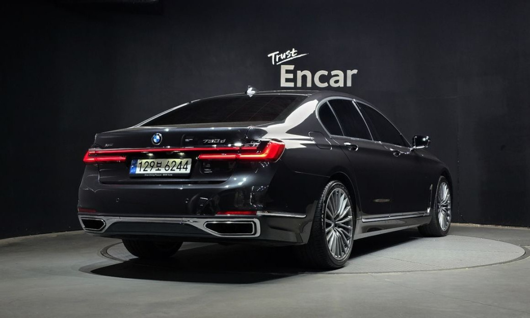 BMW 7-Series 730d xDrive Design Pure Excellence, 2022