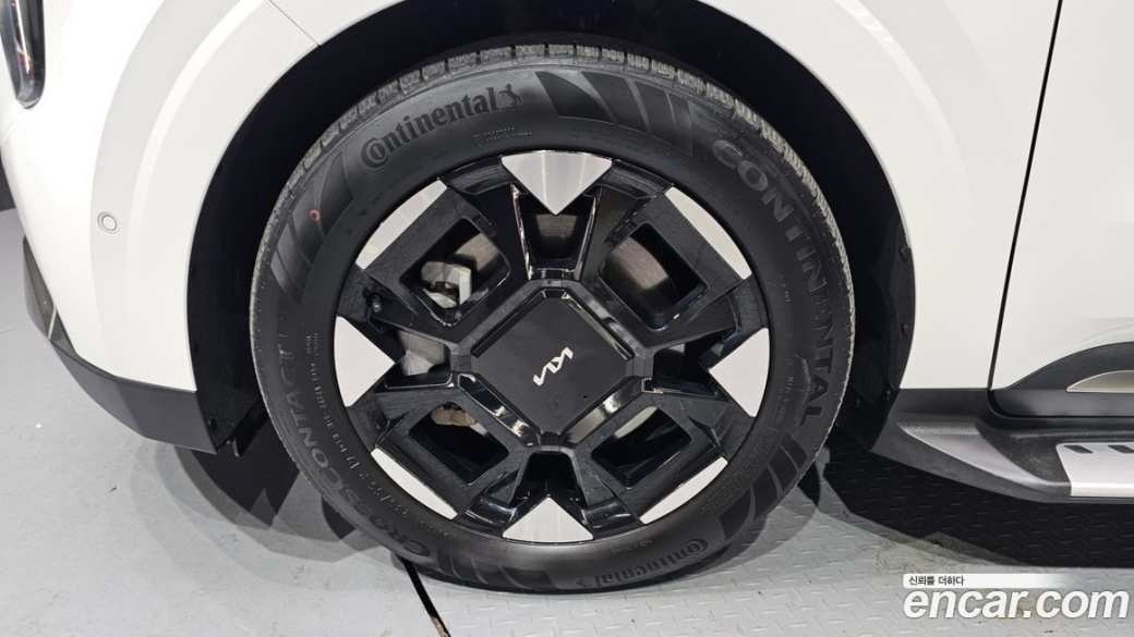 Kia Carnival 7-Seater Signature, 2024