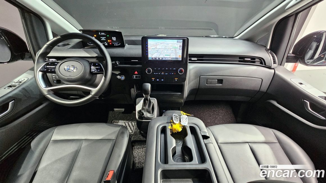 Hyundai Staria 4WD Tourer 9-Seater, 2023