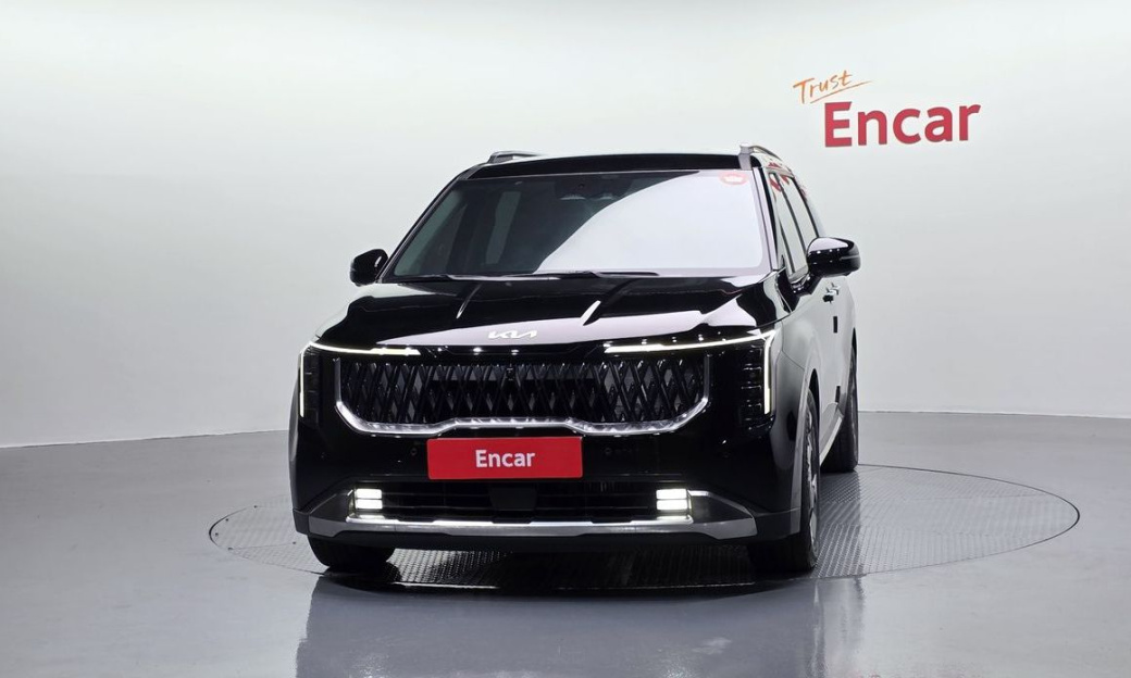 Kia Carnival 9-Seater Signature, 2024