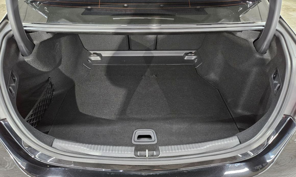 Mercedes-Benz C-Class C300 4MATIC AMG Line, 2023