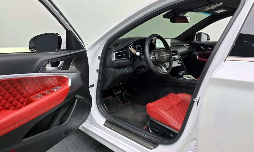 Genesis G70 Gasoline 2.5T 4WD, 2025