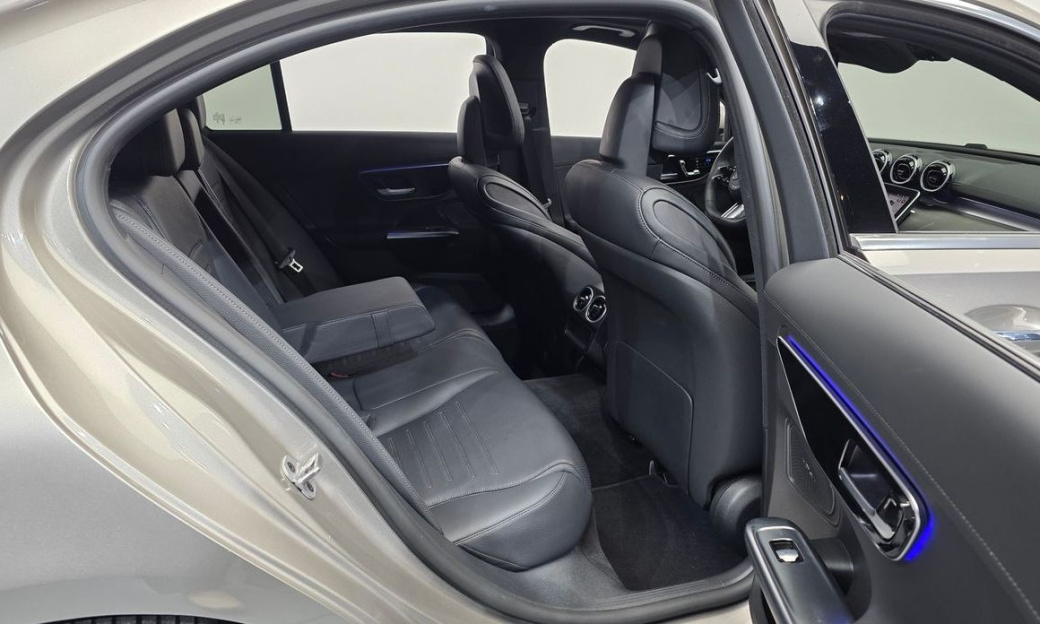 Mercedes-Benz C-Class C200 AMG Line, 2024
