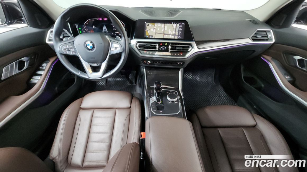 BMW 3-Series 320i Luxury, 2022
