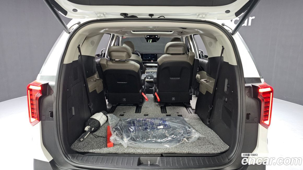 Kia Carnival 7-Seater Signature, 2025