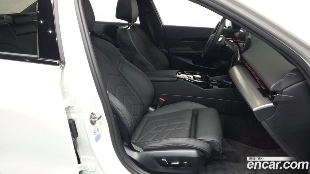 BMW 5-Series 520i M Sport, 2024