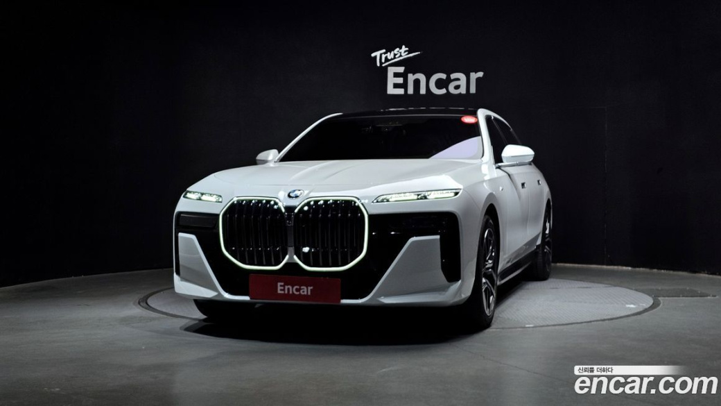 BMW 7-Series 740i xDrive M Sport, 2025
