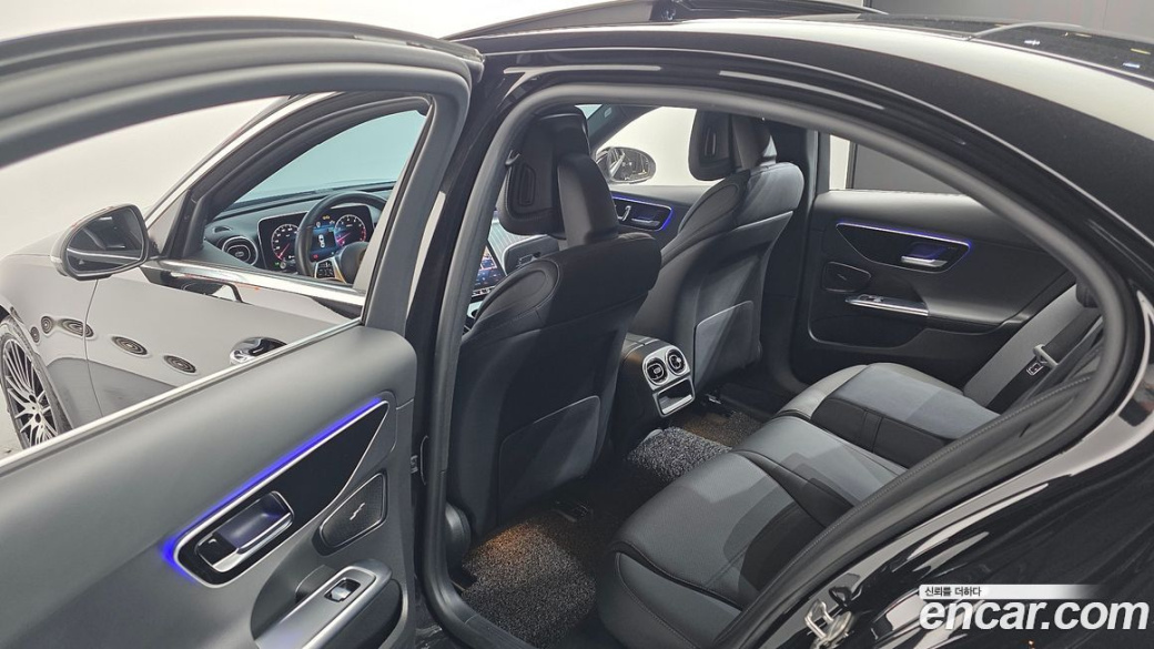 Mercedes-Benz C-Class C300 4MATIC Avantgarde, 2024