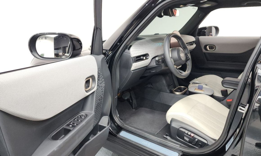 Mini Cooper 5 Door Favoured, 2025
