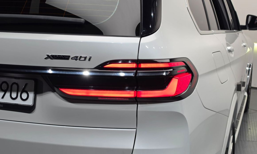 BMW X7 xDrive 40i Design Pure Excellence 6-Seater, 2024