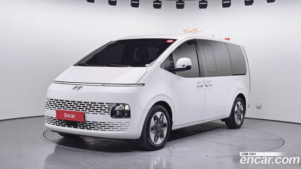 Hyundai Staria 4WD Tourer 9-Seater, 2023