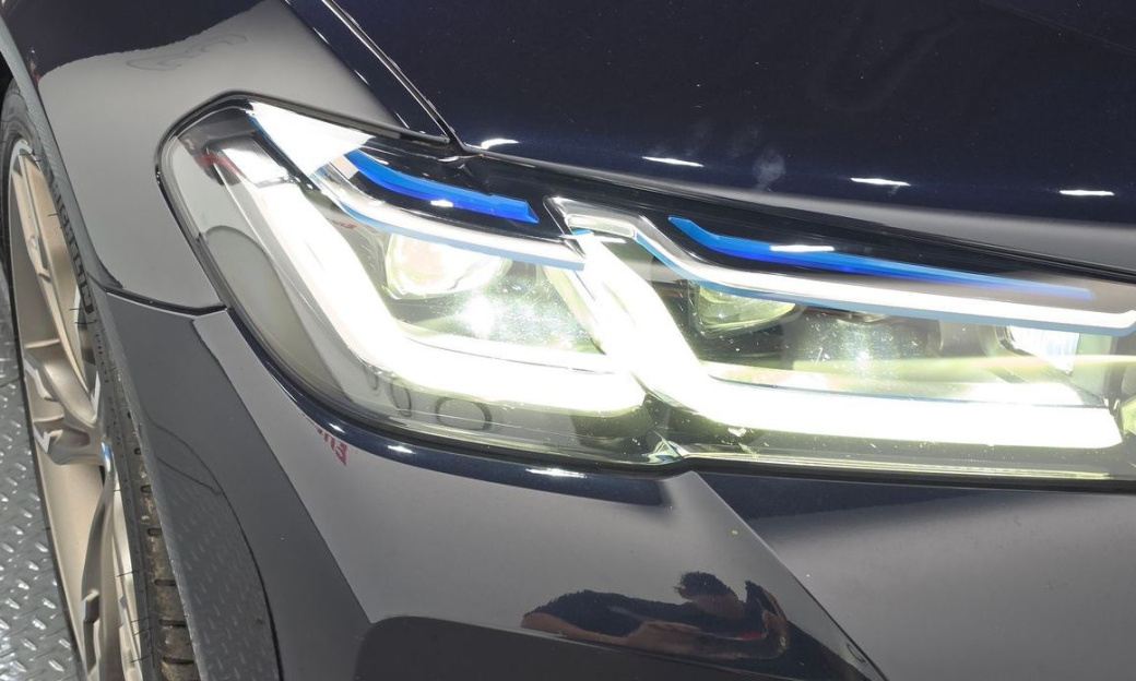 BMW 5-Series M550i xDrive, 2022