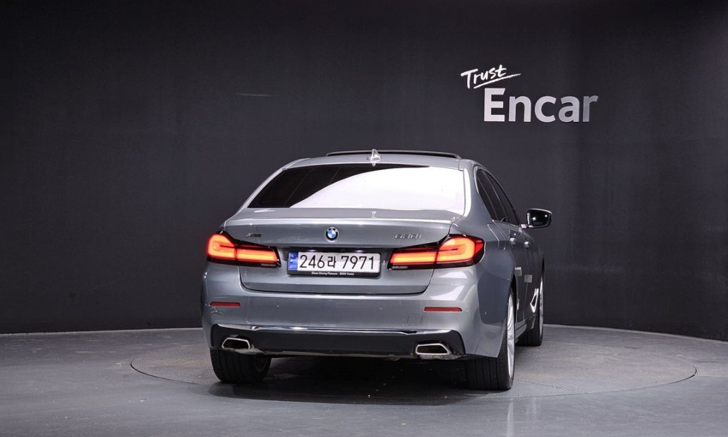 BMW 5-Series 530i xDrive Luxury, 2023