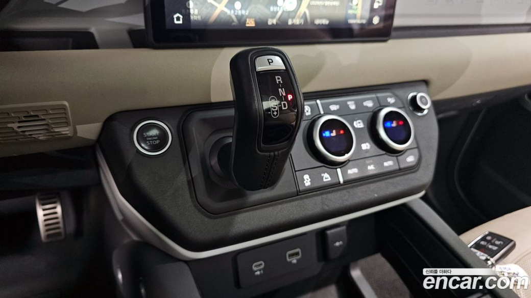 Land Rover Defender 90 D250 SE, 2022