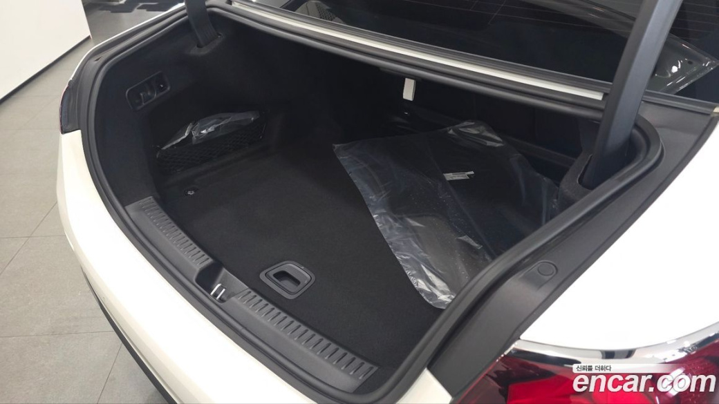 Mercedes-Benz E-Class E450 4MATIC Exclusive, 2025