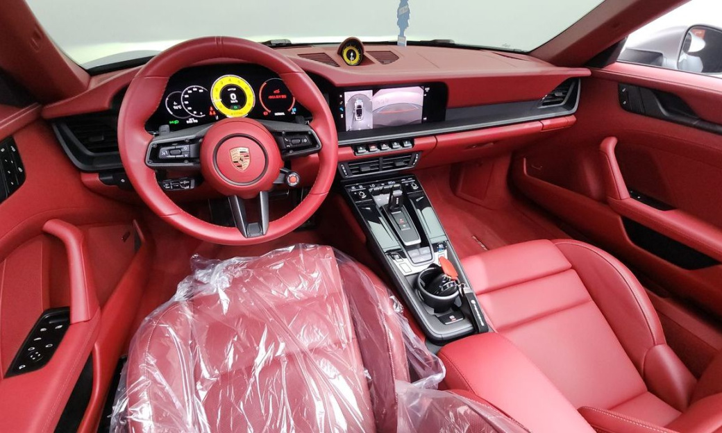 Porsche 911 Carrera GTS Cabriolet, 2025