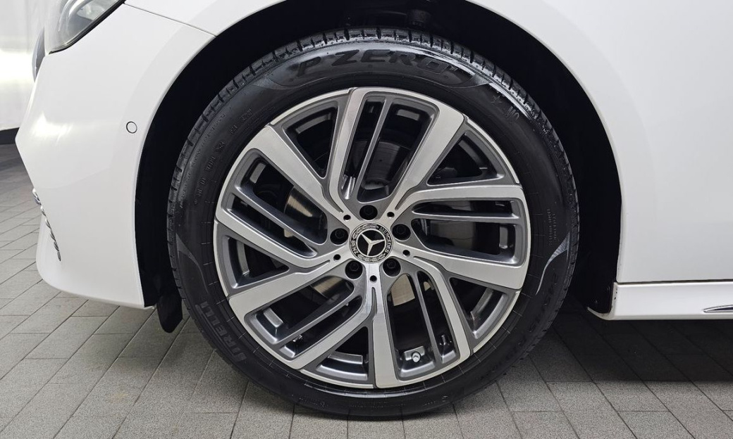 Mercedes-Benz E-Class E220d 4MATIC Exclusive, 2024