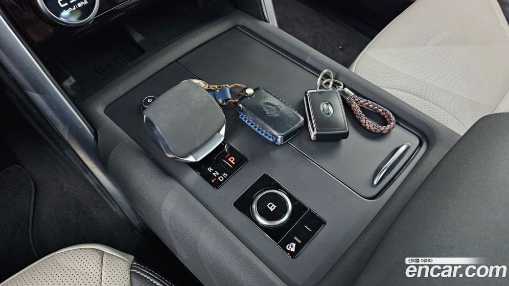 Land Rover Discovery P360 R-Dynamic SE, 2023