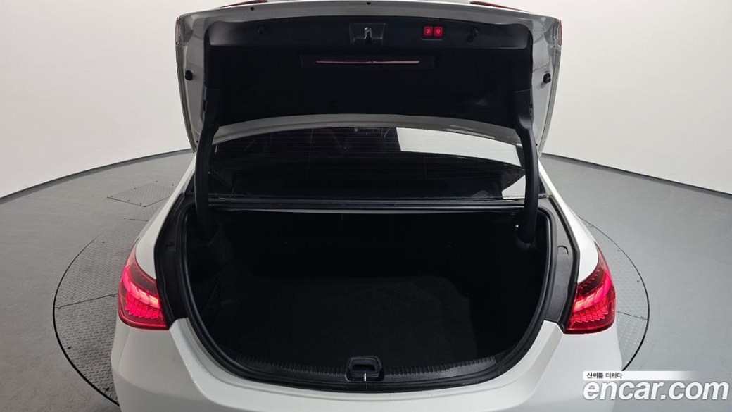 Mercedes-Benz C-Class C300 4MATIC Avantgarde, 2023