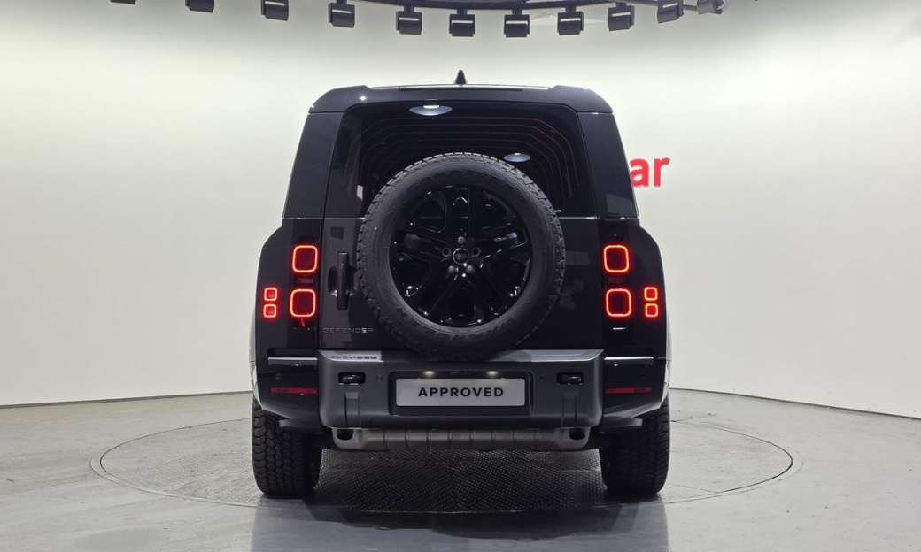 Land Rover Defender 130 P400 Outbound, 2024