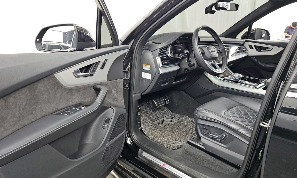 Audi Q7 55 TFSI Quattro Premium, 2022