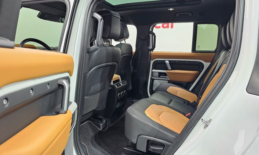 Land Rover Defender 130 P400 X-Dynamic HSE, 2024