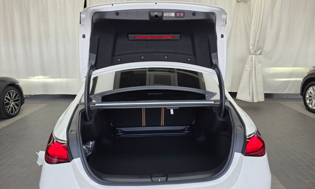 Mercedes-Benz E-Class E300 4MATIC Exclusive, 2024