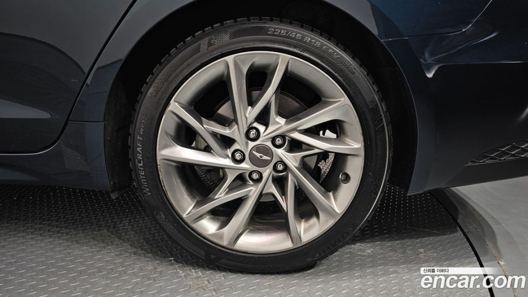 Genesis G70 Gasoline 2.0T 4WD, 2022