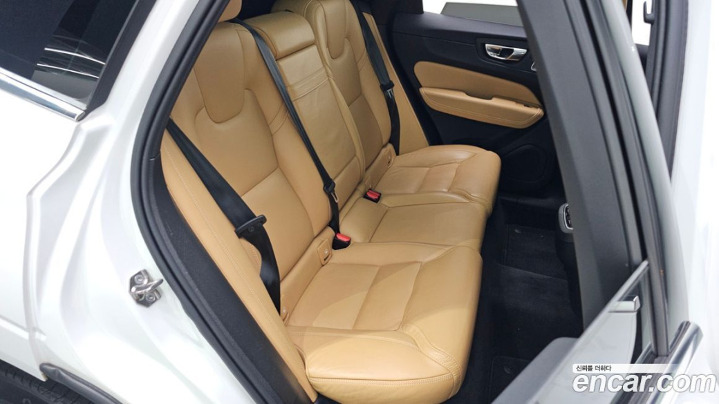 Volvo XC60 B6 Inscirtion, 2022