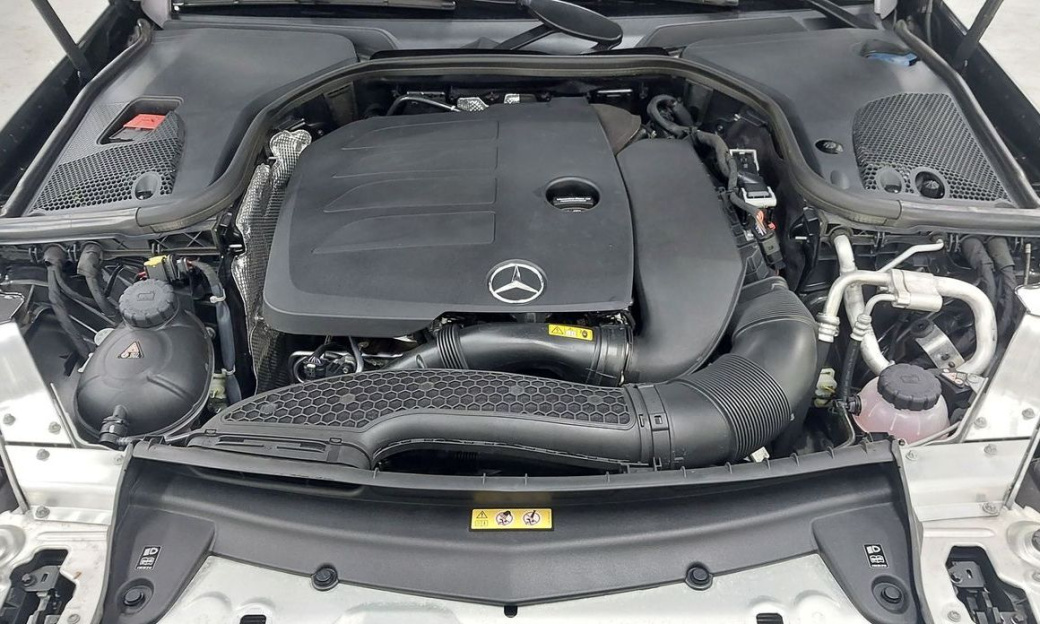 Mercedes-Benz E-Class E350 4MATIC Avantgarde, 2022