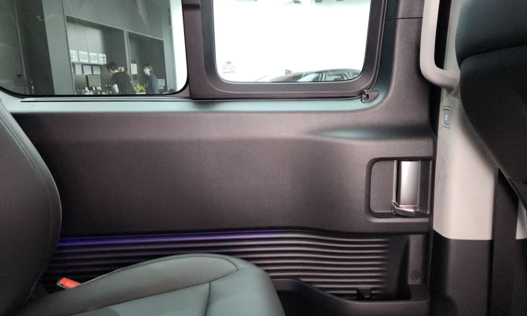 Hyundai Staria Lounge 9-Seater, 2025