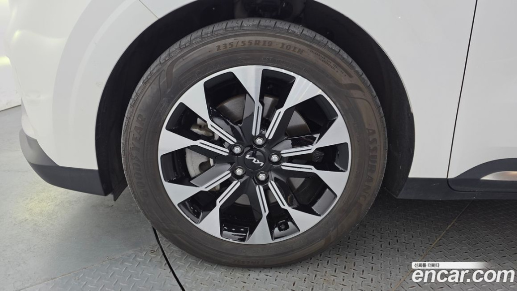 Kia Carnival 9-Seater Noblesse, 2023