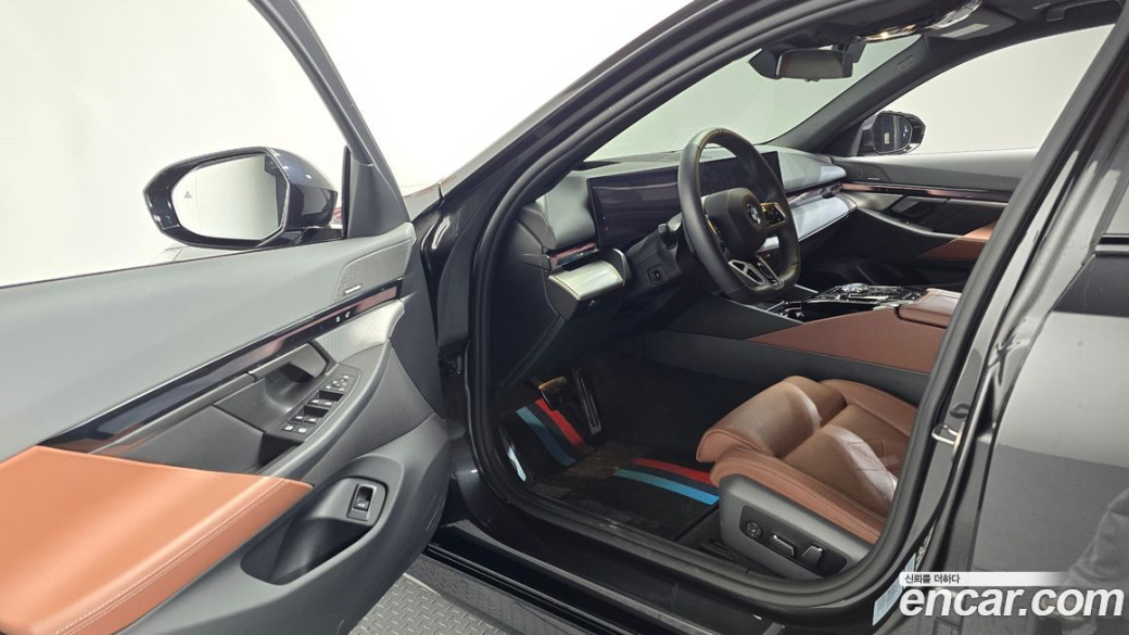 BMW 5-Series 530i xDrive, 2024