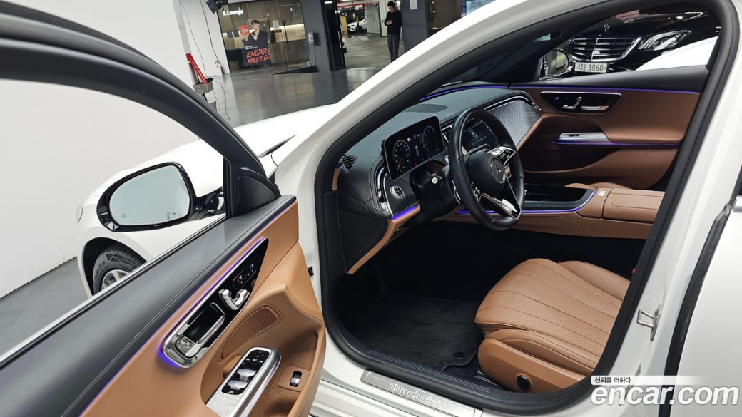 Mercedes-Benz E-Class E220d 4MATIC Exclusive, 2024