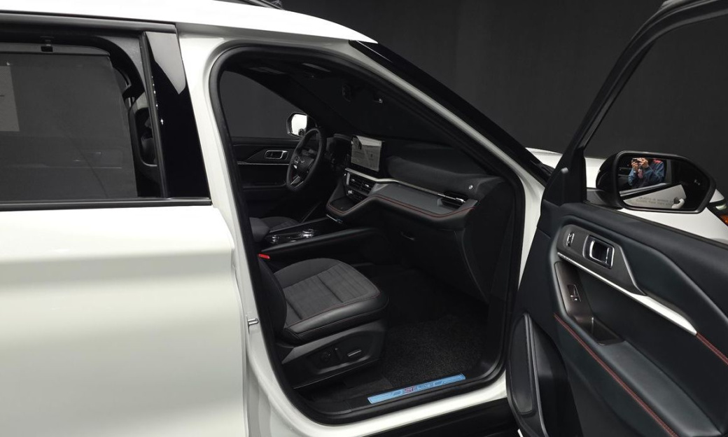 Ford Explorer 2.3 ST-Line 4WD, 2025