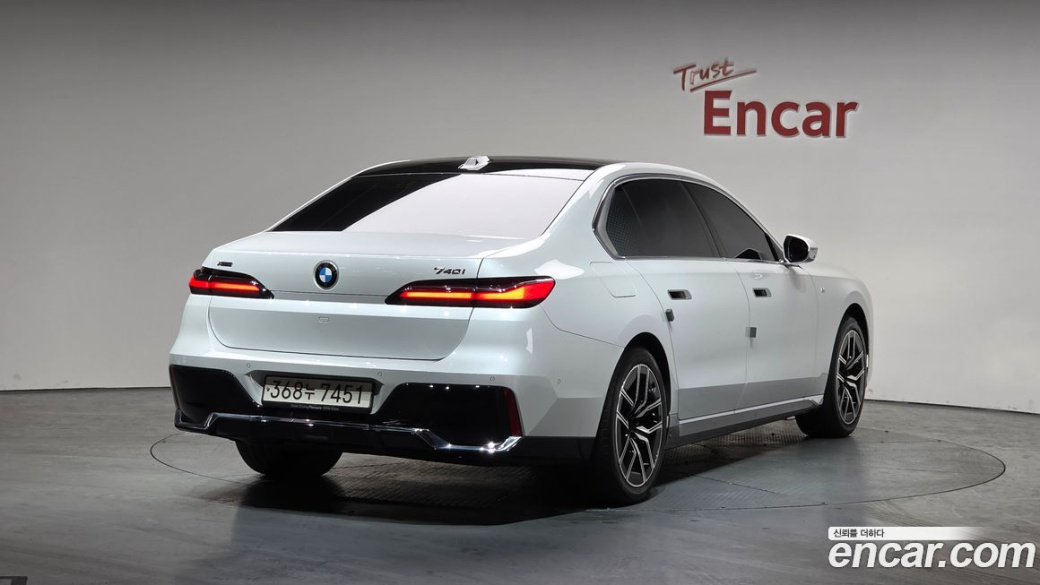 BMW 7-Series 740i xDrive M Sport, 2024