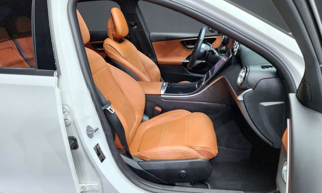 Mercedes-Benz C-Class C300 4MATIC Avantgarde, 2023
