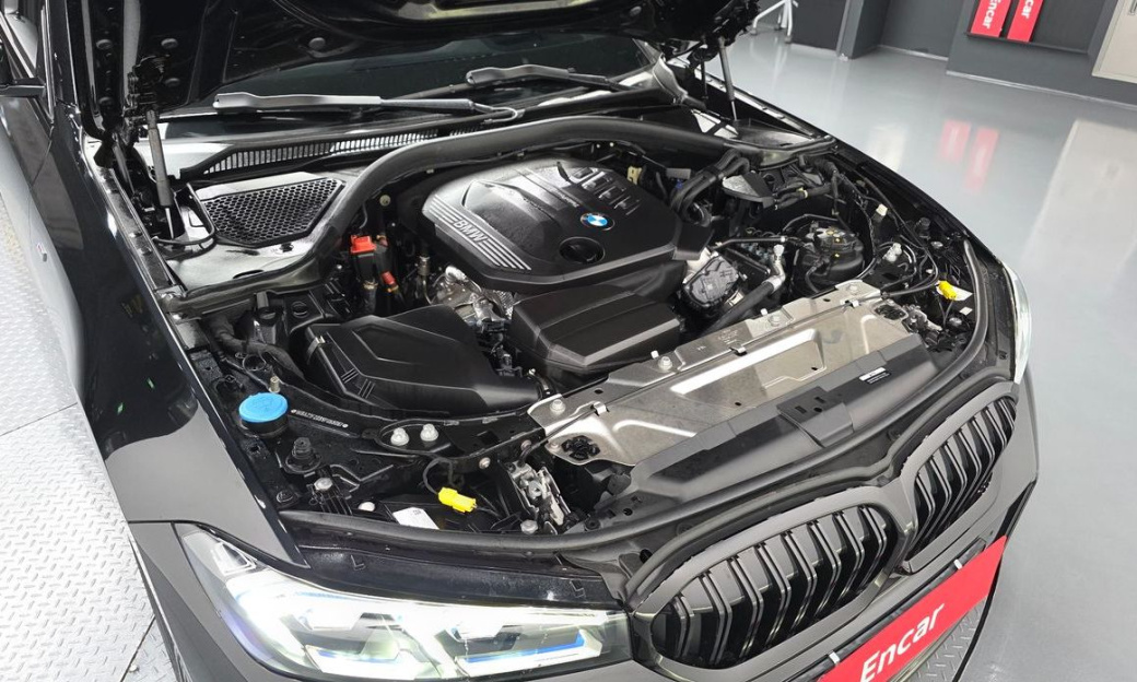 BMW 3-Series 320d Touring M Sport, 2025